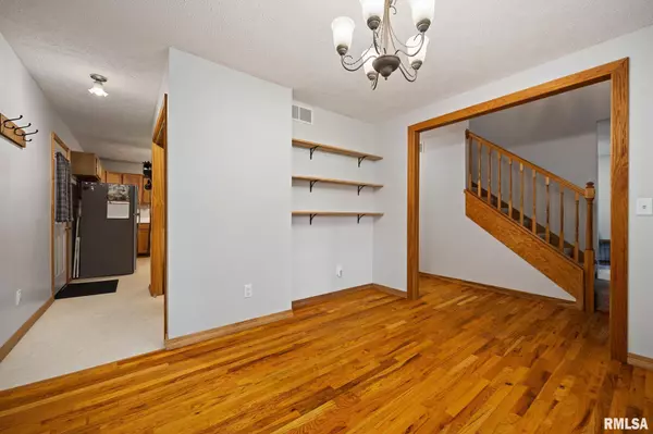 Mackinaw, IL 61755,988 HERITAGE DR