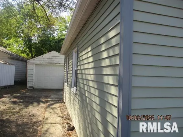 Peoria, IL 61606,930 W WILLOW LN