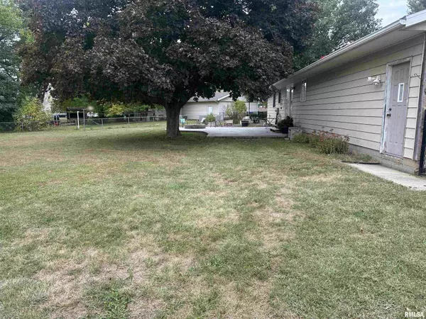 Eureka, IL 61530,2200 OAK DR