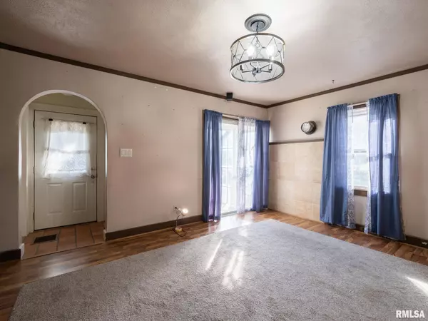 Creve Coeur, IL 61610,209 EHRETT ST