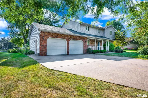 Germantown Hills, IL 61548,308 W WHISPERING OAKS DR