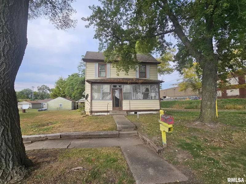 102 GLOBE ST, East Peoria, IL 61611