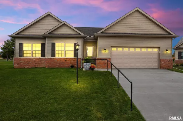 10900 N WOODALE DR, Dunlap, IL 61525