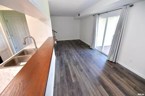 Peoria, IL 61614,3207 W WILLOW KNOLLS RD #66C