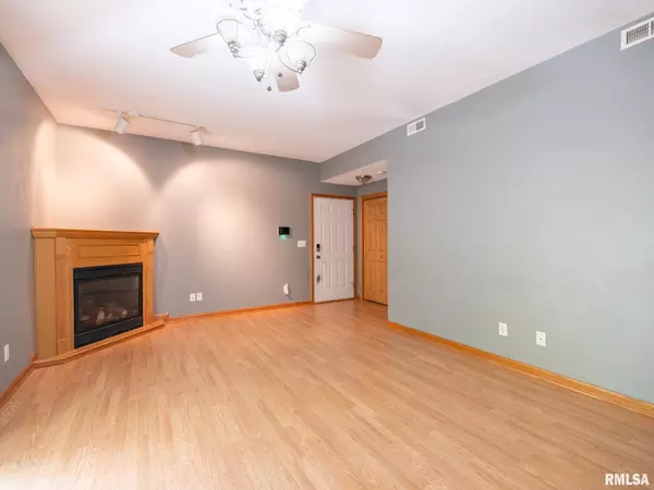 Peoria, IL 61604,3444 W DORCHESTER RDG #C