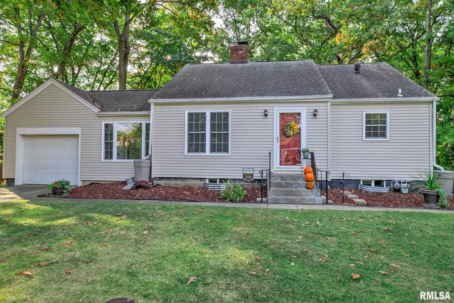 208 MONTROSE AVE, East Peoria, IL 61611
