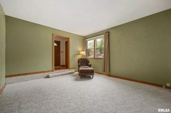 Morton, IL 61550,430 N MONTANA AVE