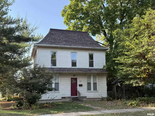 827 E CARROLL ST, Macomb, IL 61455