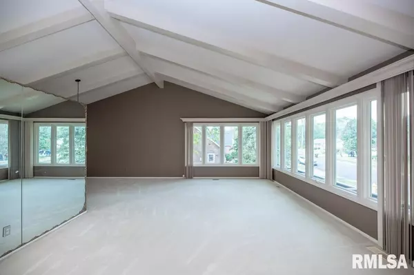 Washington, IL 61571,1006 KNOLLCREST DR