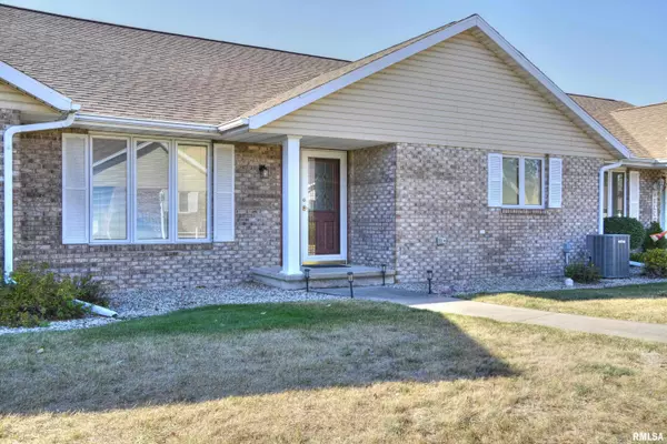 217 Scotch Pine DR, Macomb, IL 61455