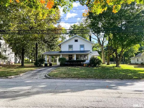 Eureka, IL 61530,607 S MAIN ST