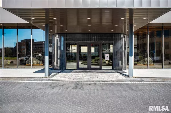 Peoria, IL 61602,125 SW JEFFERSON AVE #W6A-W6B1