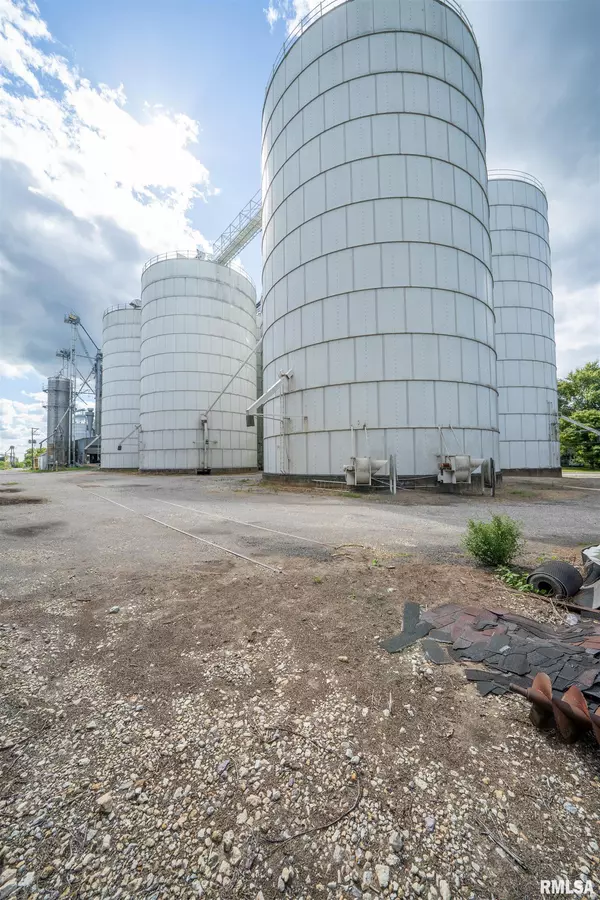 Forest City, IL 61532,102 S BROADWAY ST #1-6