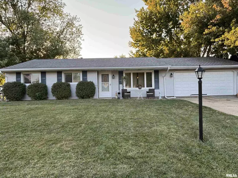 404 HIGH OAK DR, East Peoria, IL 61611