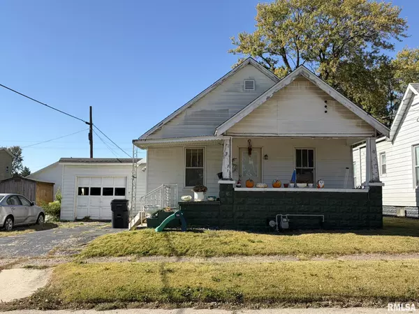 210 N 5TH AVE, Canton, IL 61520