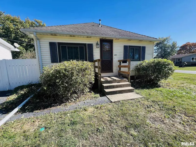 411 S 6TH ST, Wyoming, IL 61491