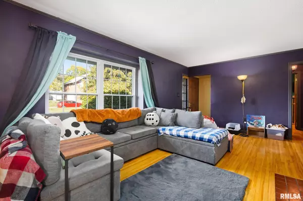 Canton, IL 61520,336 W CHESTNUT ST