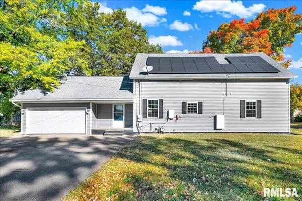 856 S 2ND AVE, Canton, IL 61520