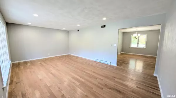 Washington, IL 61571,103 HOLLANDS GROVE LN