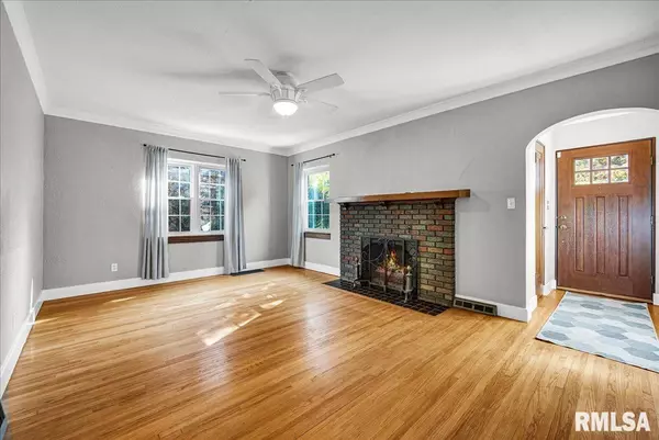 Peoria, IL 61604,317 W CORRINGTON AVE