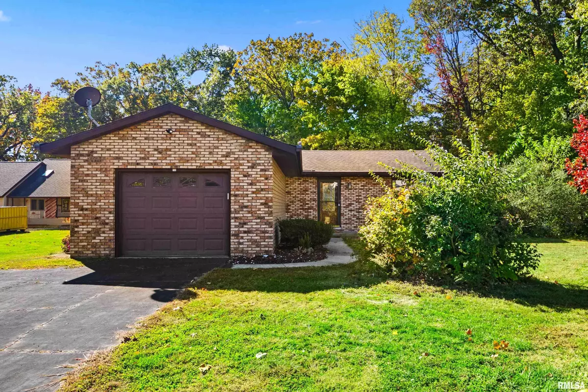 East Peoria, IL 61611,140 SHOSHONE DR