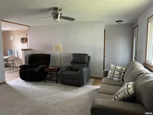 Washington, IL 61571,607 S SUMMIT DR