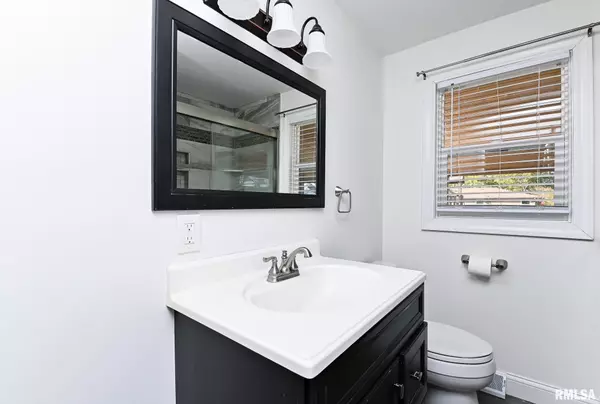 Peoria, IL 61604,2525 N VICTORIA AVE