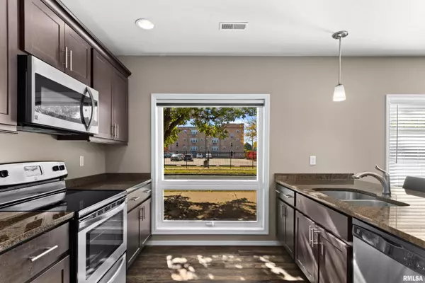 Peoria, IL 61606,919 W WINDOM ST