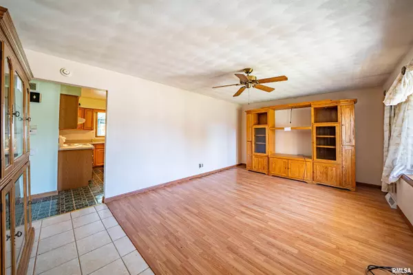 Peoria, IL 61605,907 S MANUAL AVE