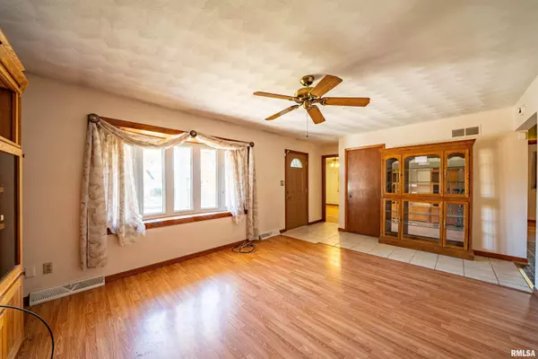 Peoria, IL 61605,907 S MANUAL AVE