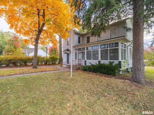 335 BUENA VISTA AVE, Pekin, IL 61554