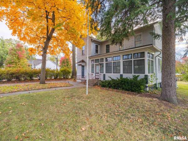 335 BUENA VISTA AVE, Pekin, IL 61554