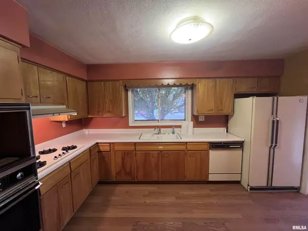 Peoria, IL 61604,1734 AUTUMN LN