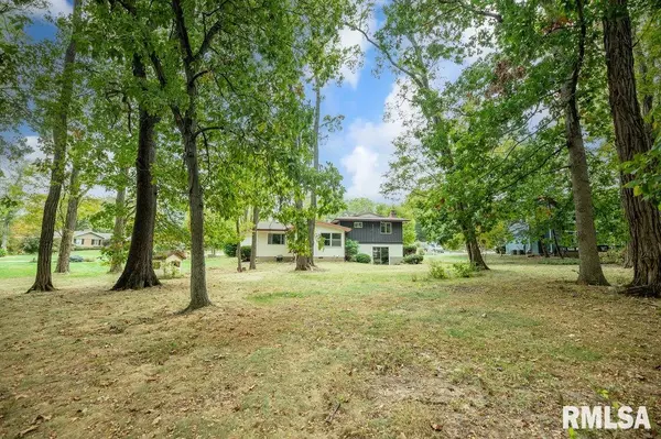 Peoria, IL 61615,9019 N LOCUST LN