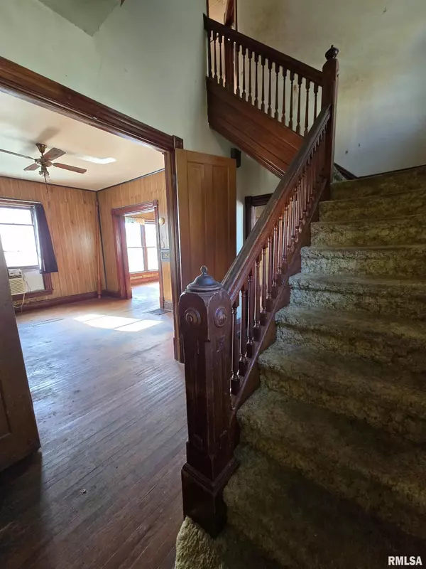 Mt Pulaski, IL 62548,112 N VINE ST