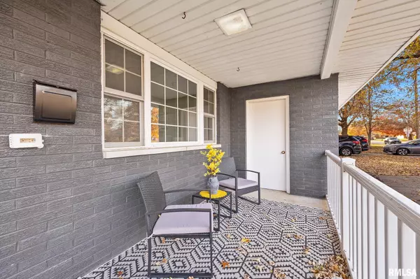 Morton, IL 61550,916 E JACKSON ST