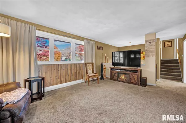 Peoria, IL 61614,1720 W QUEENS COURT RD