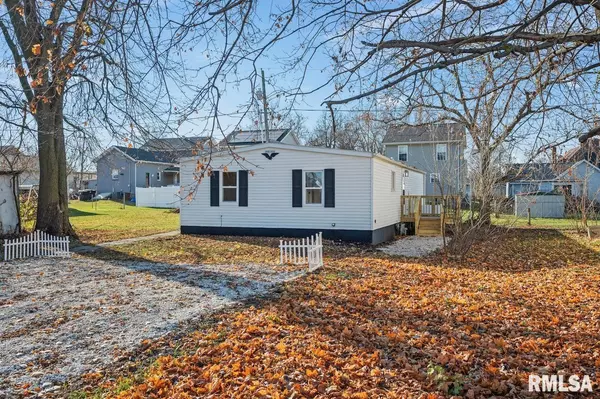 305 N 1ST ST, Dunlap, IL 61525