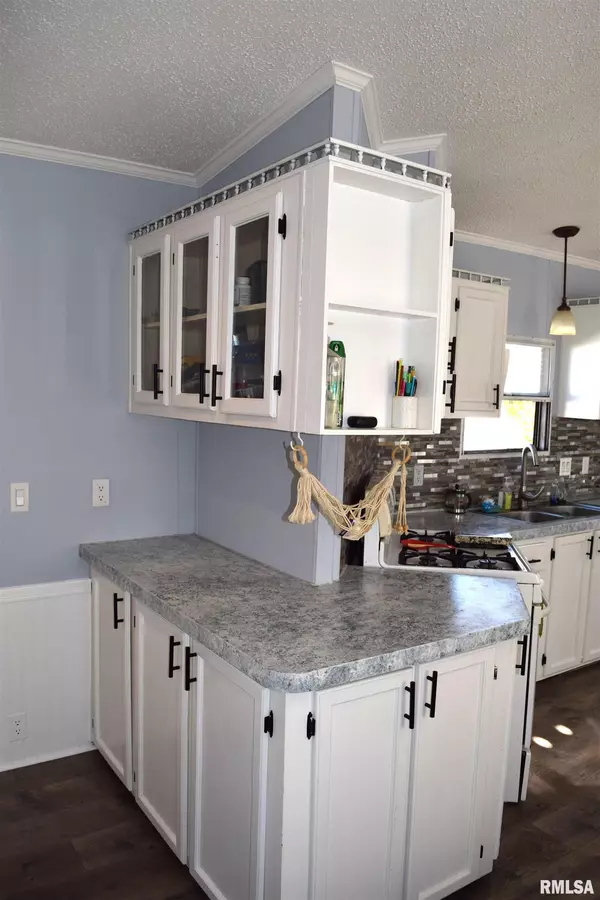 Peoria, IL 61615,8414 N DUNDEE RD