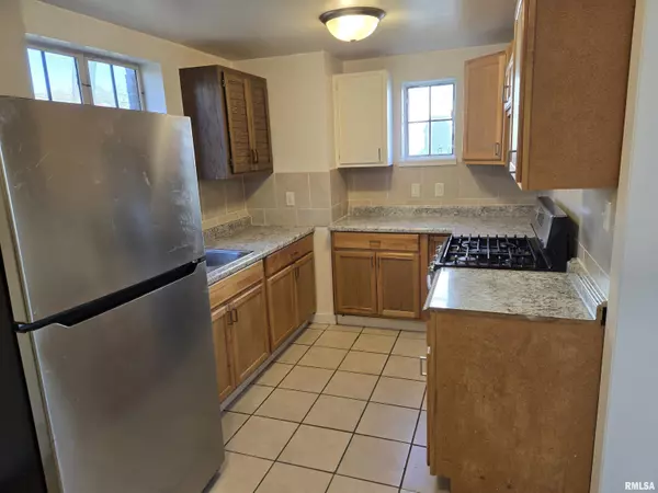 Peoria, IL 61603,3419 NE ADAMS ST