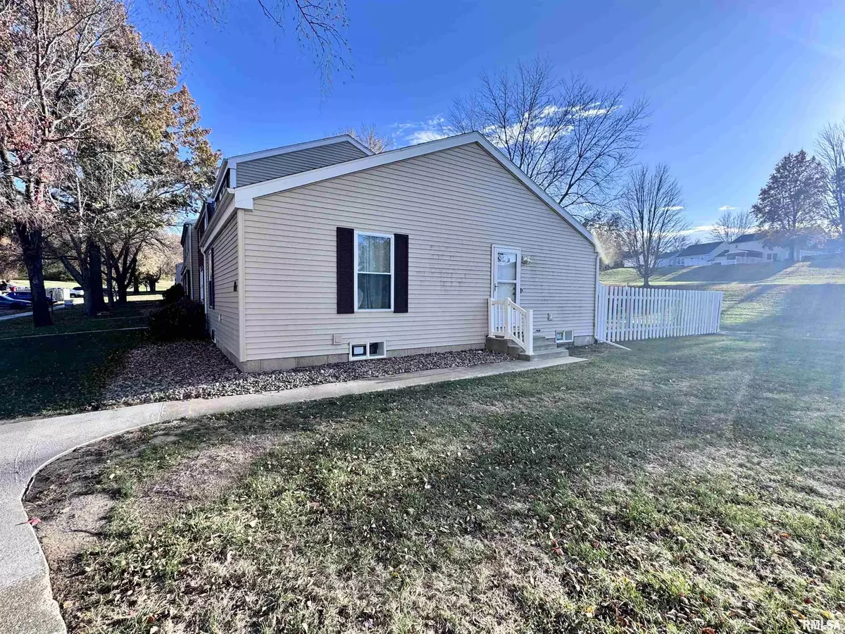 Macomb, IL 61455,80 S YORKTOWN RD