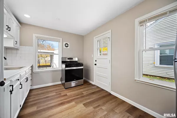 Peoria, IL 61603,713 E GIFT AVE