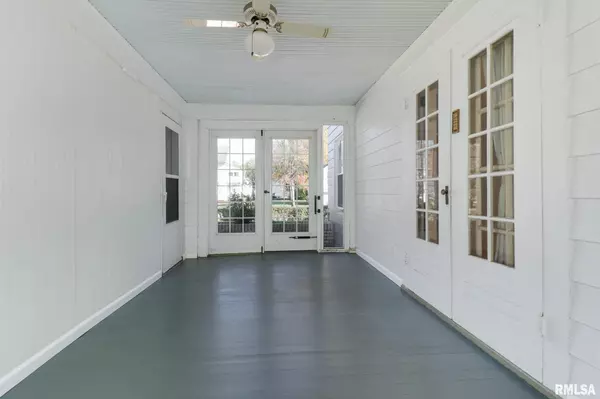 Delavan, IL 61734,303 S HARRIS ST