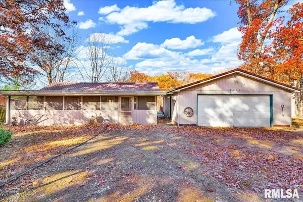 2195 WINDSOR LAKE RD, Victoria, IL 61485