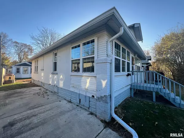 Pekin, IL 61554,1402- 1402 1/2 STATE ST