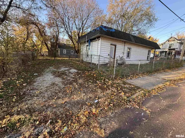 2414 NE MONROE ST, Peoria, IL 61603