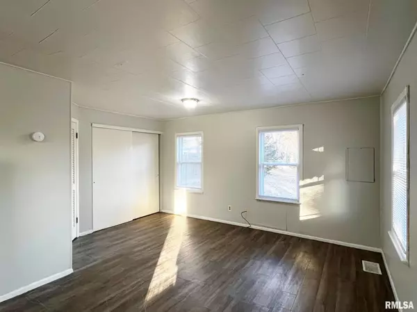 Peoria, IL 61614,1411 E CRESTWOOD DR