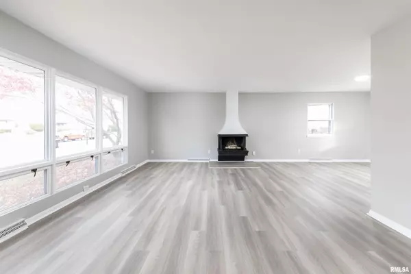 Peoria, IL 61614,324 W IVY LN