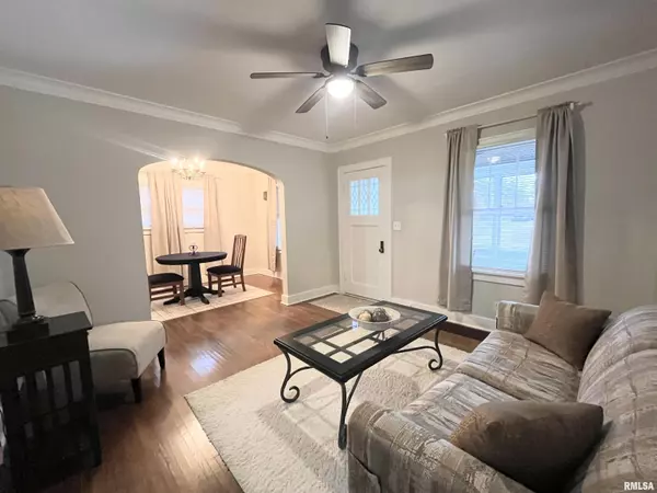 Peoria, IL 61603,822 E GIFT AVE