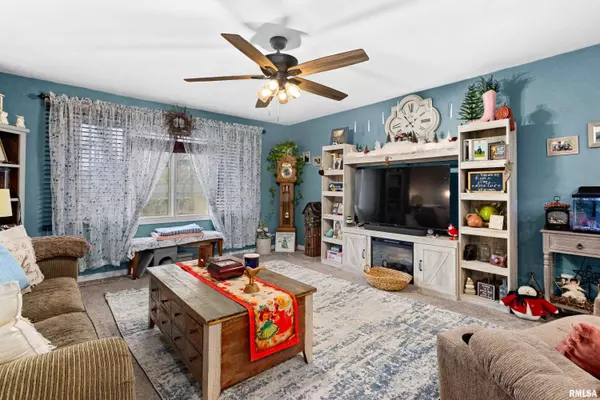 Pekin, IL 61554,2116 WILDWOOD DR